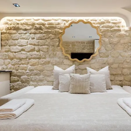 B1 Beautiful, Luxury Near Eiffel Tower Sleeps Ac
