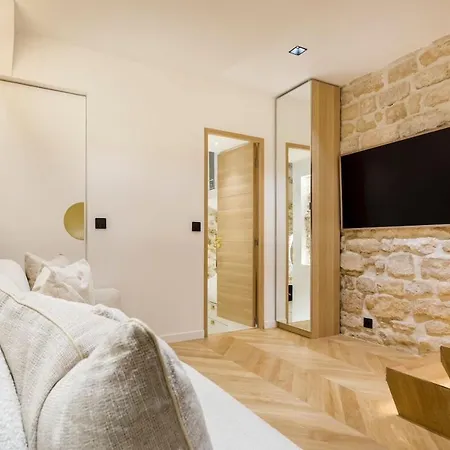 Appartamento B1 Beautiful, Luxury Near Eiffel Tower Sleeps Ac Parigi