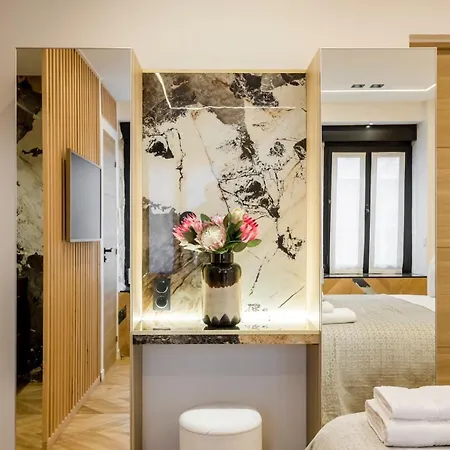 Appartamento B1 Beautiful, Luxury Near Eiffel Tower Sleeps Ac