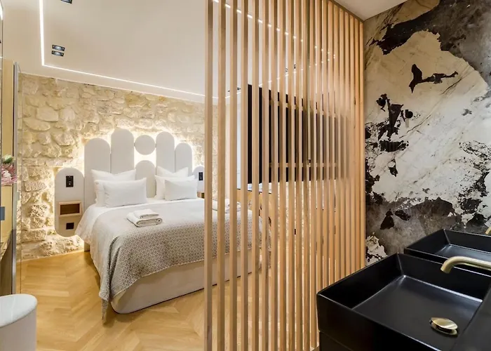 B1 Beautiful, Luxury Near Eiffel Tower Sleeps Ac * Paris