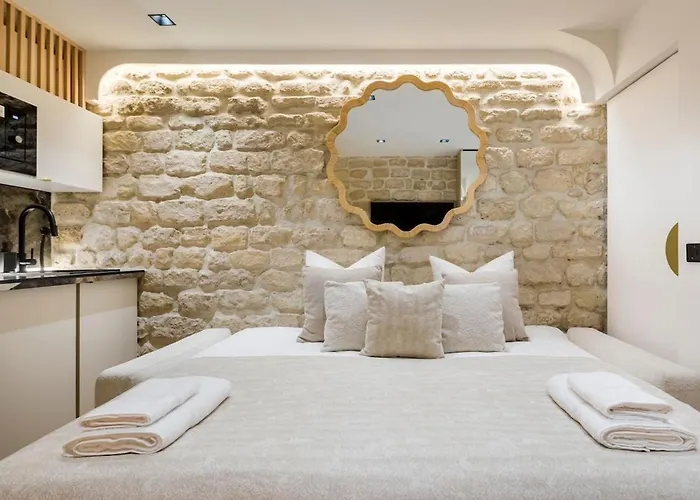 B1 Beautiful, Luxury Near Eiffel Tower Sleeps Ac