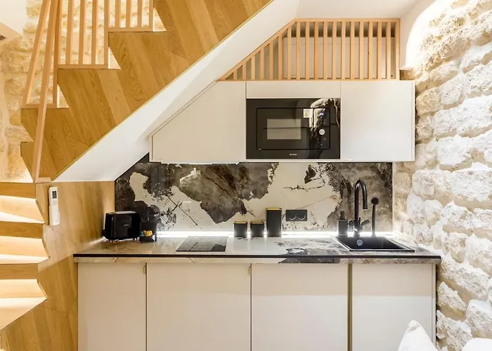 B1 Beautiful, Luxury Near Eiffel Tower Sleeps Ac アパート